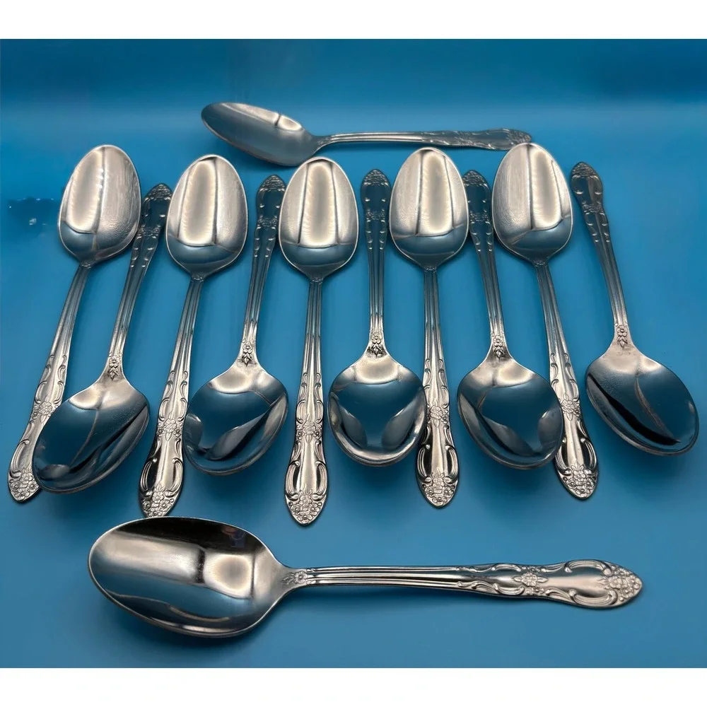 Oneida Venus Soup Spoons Set of 12 Stainless Steel Silverware Floral Scroll VTG